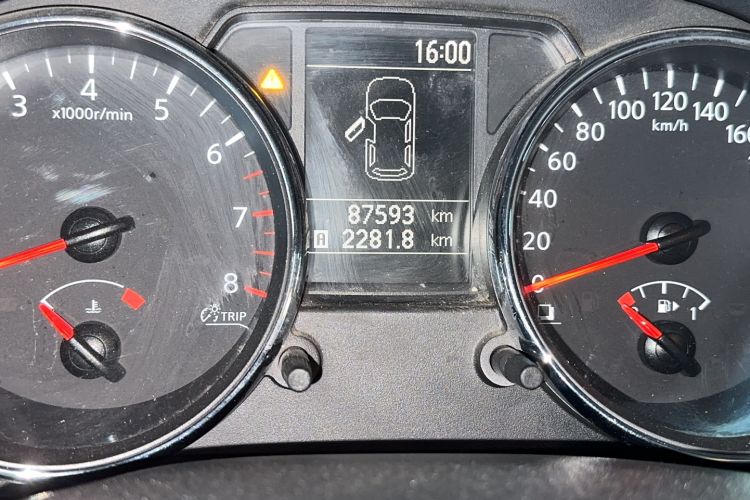 Used Nissan Qashqai 2015 2.0 XL Coolfire CVT 2WD Odometer Close Up