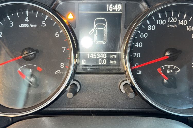 Used Nissan Qashqai 2015 2.0 XL Coolfire CVT 2WD Odometer Close Up