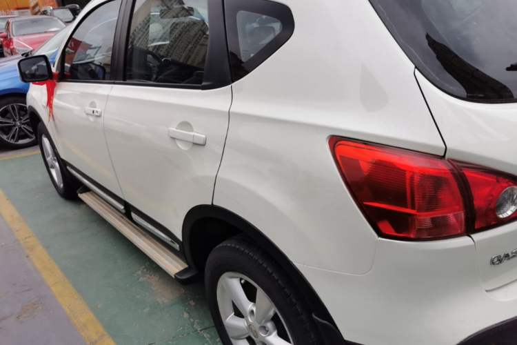 Used Nissan Qashqai 2015 2.0 XV Cool CVT 2WD Rear Left 45 Deg