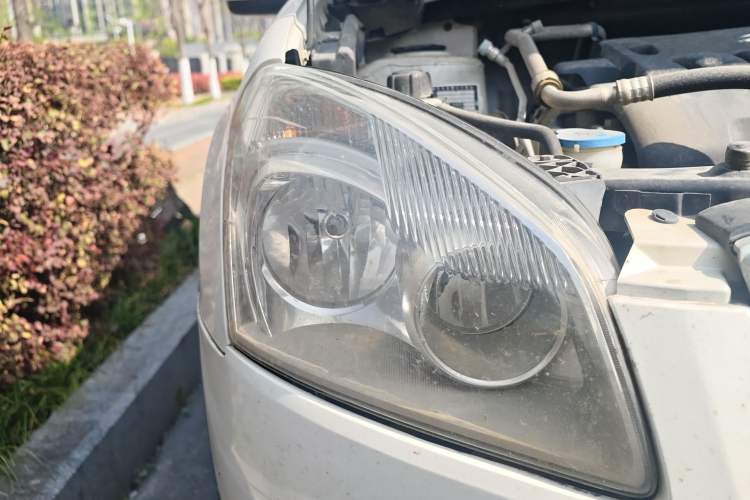 Used Nissan Qashqai 2015 2.0 XL Coolfire CVT 2WD Right Front Headlight