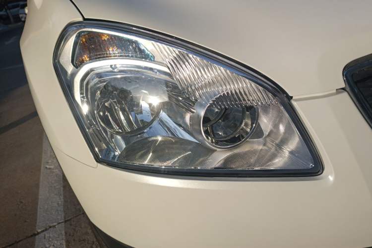 Used Nissan Qashqai 2015 2.0 XL Cool Fire MT 2WD Right Front Headlight
