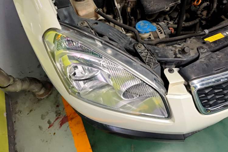 Used Nissan Qashqai 2015 2.0 XL Coolfire CVT 2WD Right Front Headlight
