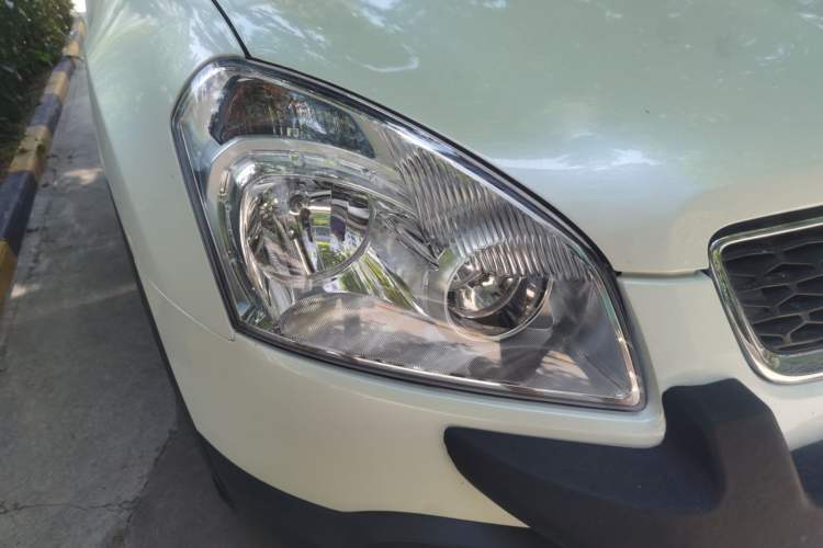 Used Nissan Qashqai 2015 2.0 XL Coolfire CVT 2WD Right Front Headlight
