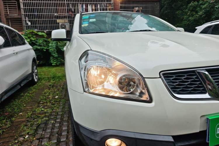 Used Nissan Qashqai 2015 2.0 XL Coolfire CVT 2WD Right Front Headlight
