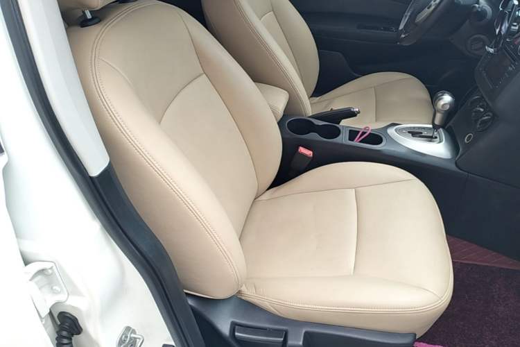 Used Nissan Qashqai 2015 2.0 XL Coolfire CVT 2WD Right Front Seat