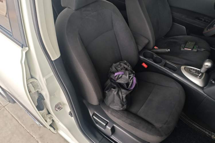 Used Nissan Qashqai 2015 2.0 XL Coolfire CVT 2WD Right Front Seat