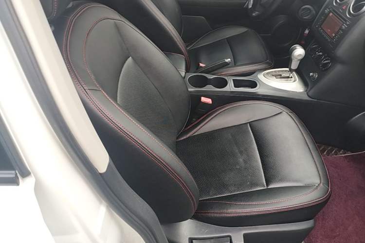 Used Nissan Qashqai 2015 2.0 XL Coolfire CVT 2WD Right Front Seat