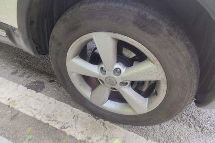Used Nissan Qashqai 2015 2.0 XL Coolfire CVT 2WD Right Front Wheel Hub