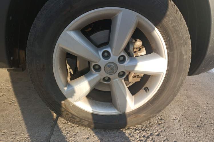 Used Nissan Qashqai 2015 2.0 XL Cool Fire MT 2WD Right Front Wheel Hub