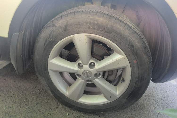 Used Nissan Qashqai 2015 2.0 XL Coolfire CVT 2WD Right Front Wheel Hub