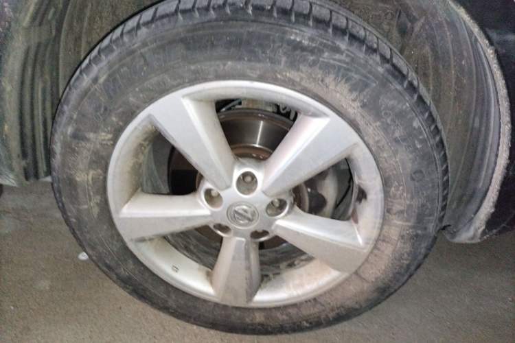 Used Nissan Qashqai 2015 2.0 XL Cool Fire MT 2WD Right Front Wheel Hub