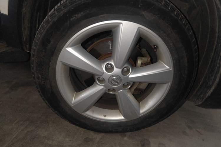 Used Nissan Qashqai 2015 2.0 XL Coolfire CVT 2WD Right Front Wheel Hub
