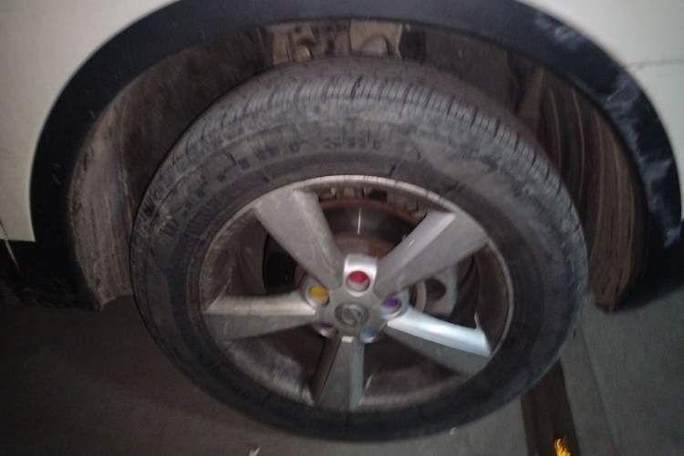 Used Nissan Qashqai 2015 2.0 XL Coolfire CVT 2WD Right Front Wheel Hub