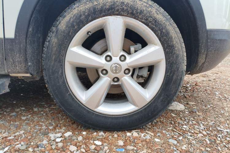 Used Nissan Qashqai 2015 2.0 XL Coolfire CVT 2WD Right Front Wheel Hub