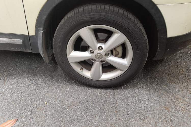Used Nissan Qashqai 2015 2.0 XL Coolfire CVT 2WD Right Front Wheel Hub