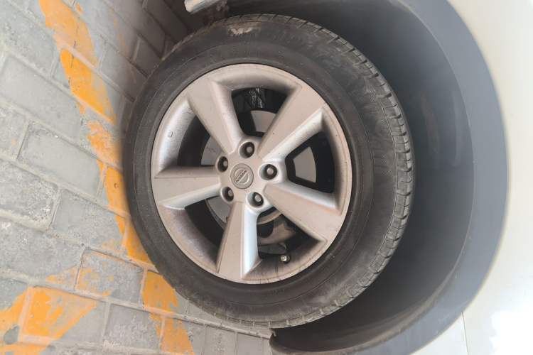 Used Nissan Qashqai 2015 2.0 XL Cool Fire MT 2WD Right Front Wheel Hub