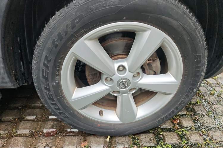 Used Nissan Qashqai 2015 2.0 XL Coolfire CVT 2WD Right Front Wheel Hub