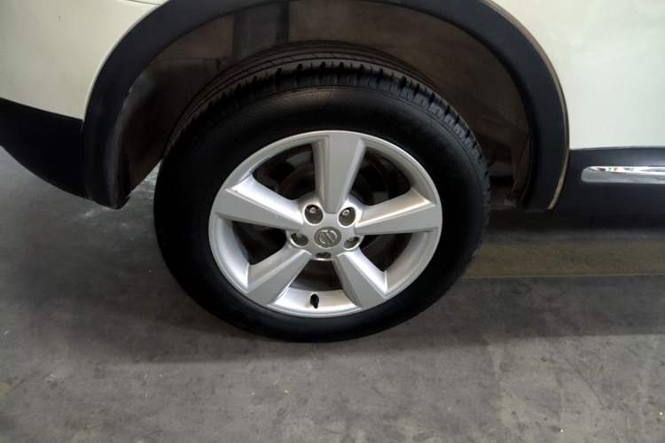 Used Nissan Qashqai 2015 2.0 XL Cool Fire MT 2WD Right Rear Wheel Hub