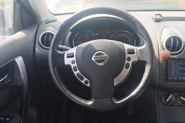 Used Nissan Qashqai 2015 2.0 XL Coolfire CVT 2WD Steering Wheel