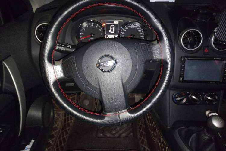 Used Nissan Qashqai 2015 2.0 XL Cool Fire MT 2WD Steering Wheel