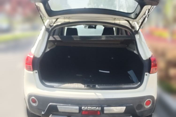Used Nissan Qashqai 2015 2.0 XL Coolfire CVT 2WD Trunk