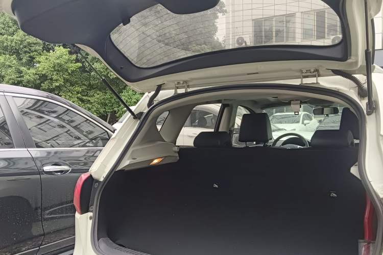 Used Nissan Qashqai 2015 2.0 XV Coolray CVT 2WD Trunk