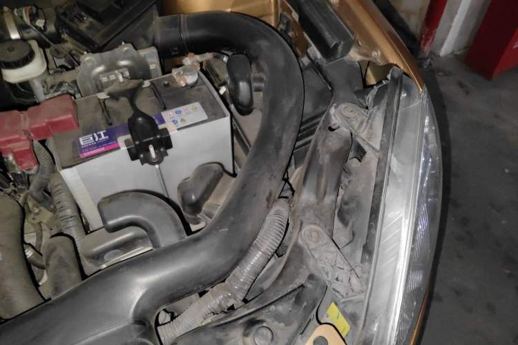 Used Nissan Qashqai 2015 2.0 XL Coolfire CVT 2WD Engine Bay Left
