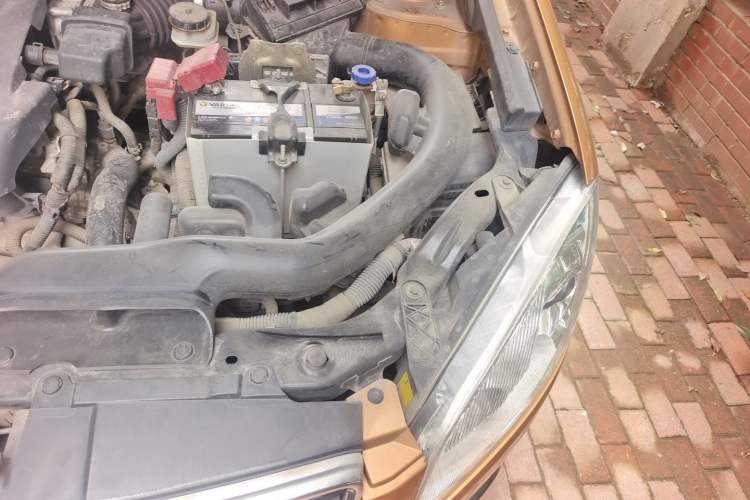 Used Nissan Qashqai 2015 2.0 XL Coolfire CVT 2WD Engine Bay Left