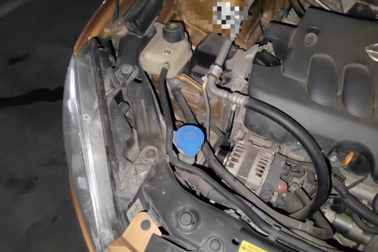Used Nissan Qashqai 2015 2.0 XL Coolfire CVT 2WD Engine Bay Right