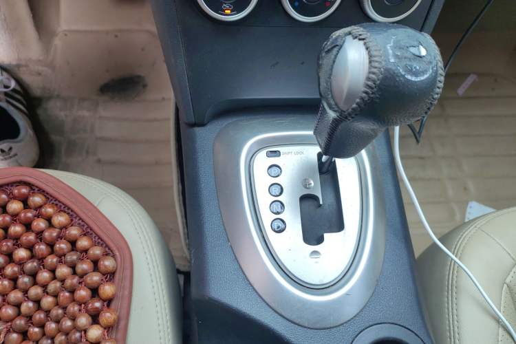 Used Nissan Qashqai 2015 2.0 XV Coolray CVT 2WD Gear Lever