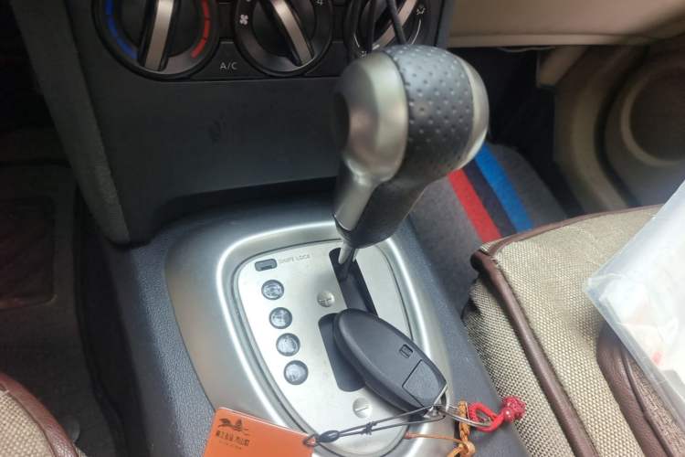 Used Nissan Qashqai 2015 2.0 XL Coolfire CVT 2WD Gear Lever
