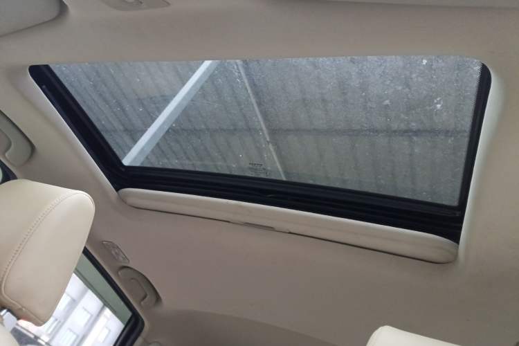 Used Nissan Qashqai 2015 2.0 XL Coolfire CVT 2WD Headliner