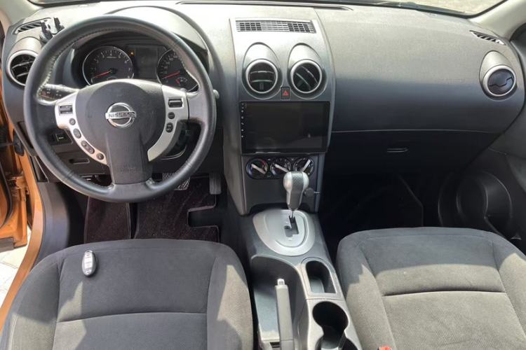 Used Nissan Qashqai 2015 2.0 XL Coolfire CVT 2WD Interior 1
