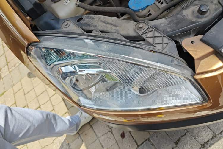 Used Nissan Qashqai 2015 2.0 XL Coolfire CVT 2WD Right Front Headlight