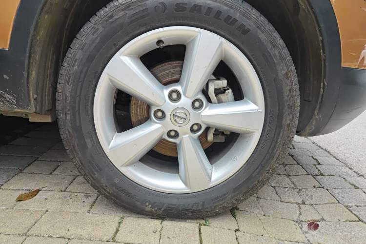 Used Nissan Qashqai 2015 2.0 XL Coolfire CVT 2WD Right Front Wheel Hub