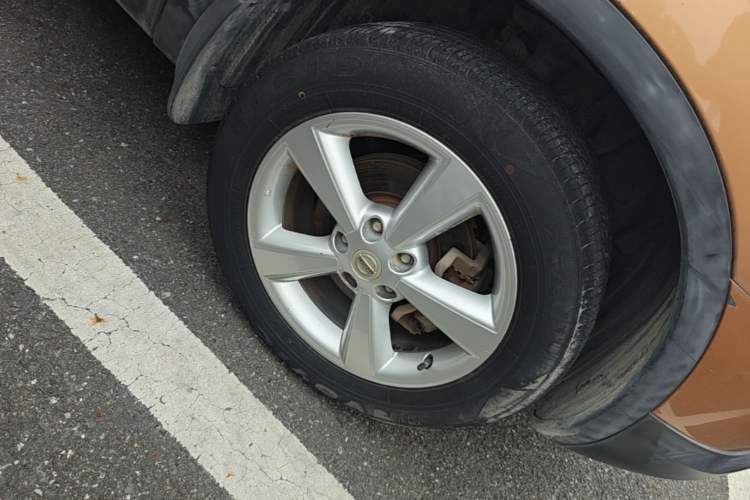 Used Nissan Qashqai 2015 2.0 XL Coolfire CVT 2WD Right Front Wheel Hub