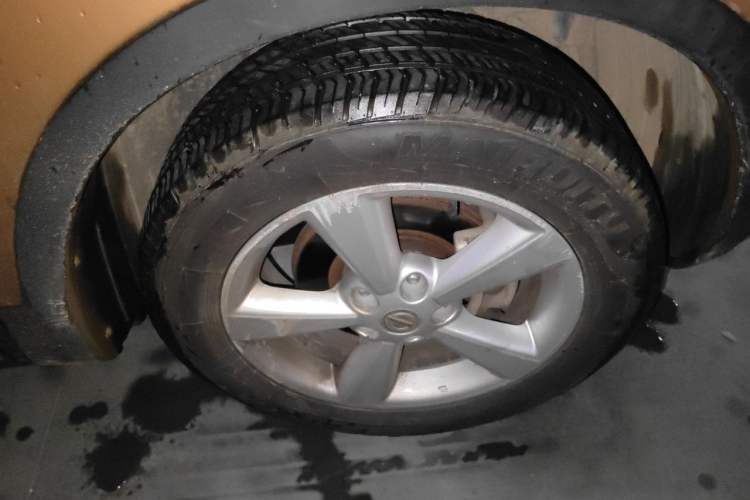 Used Nissan Qashqai 2015 2.0 XL Coolfire CVT 2WD Right Front Wheel Hub