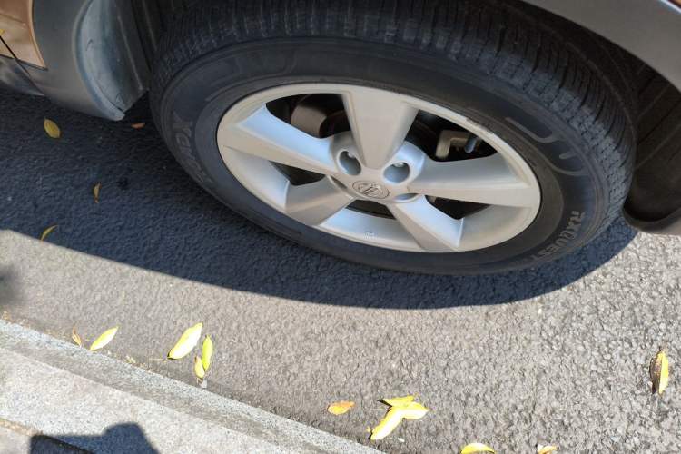 Used Nissan Qashqai 2015 2.0 XL Cool Fire MT 2WD Right Front Wheel Hub