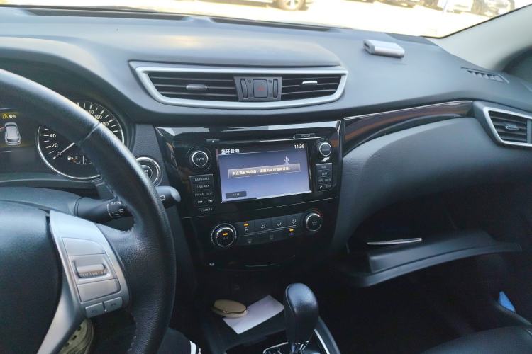 Used Nissan Qashqai 2016 2.0L CVT Flagship Edition Center Console