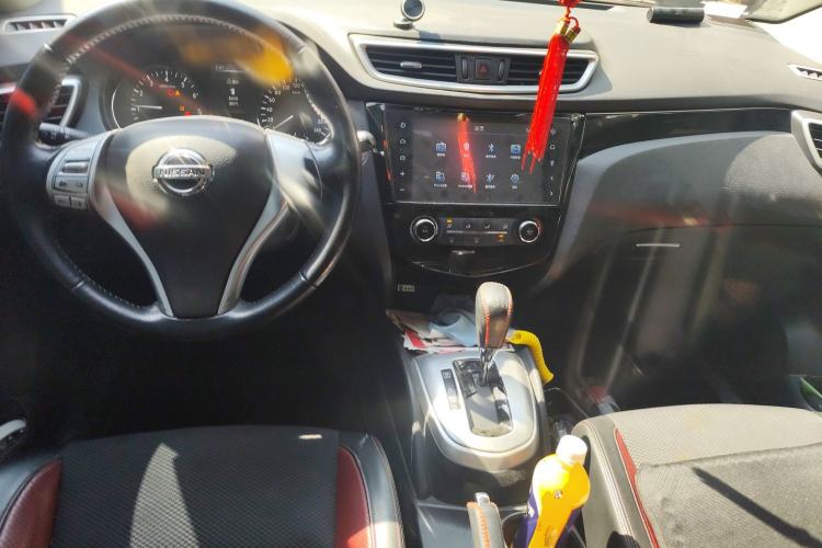 Used Nissan Qashqai 2016 2.0L CVT Luxury Edition Center Console