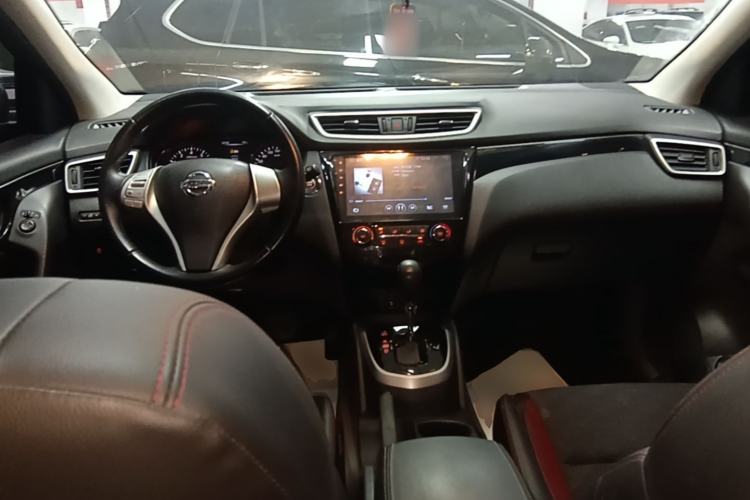 Used Nissan Qashqai 2016 2.0L CVT Luxury Edition Center Console