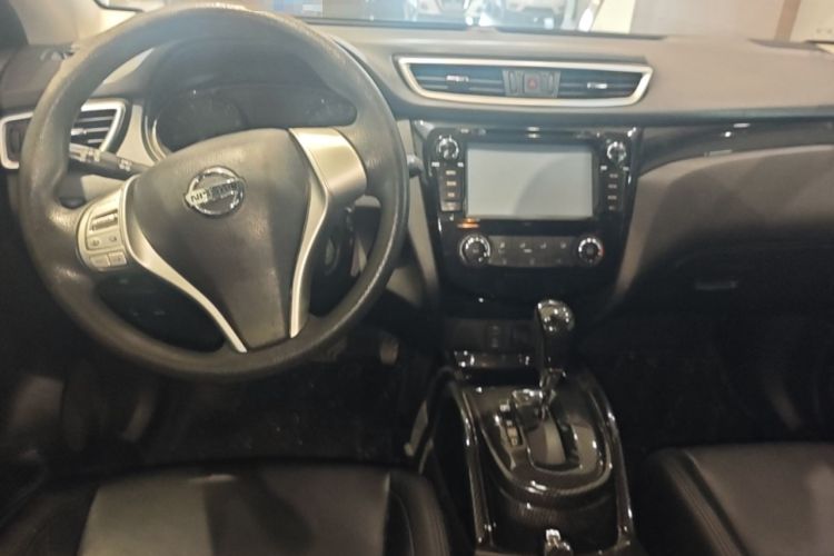 Used Nissan Qashqai 2016 2.0L CVT Elite Edition Center Console