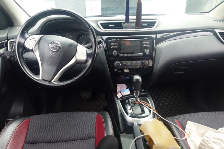 Used Nissan Qashqai 2016 2.0L CVT Luxury Edition Center Console