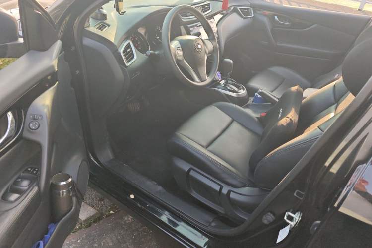 Used Nissan Qashqai 2016 2.0L CVT Elite Edition Driver Seat