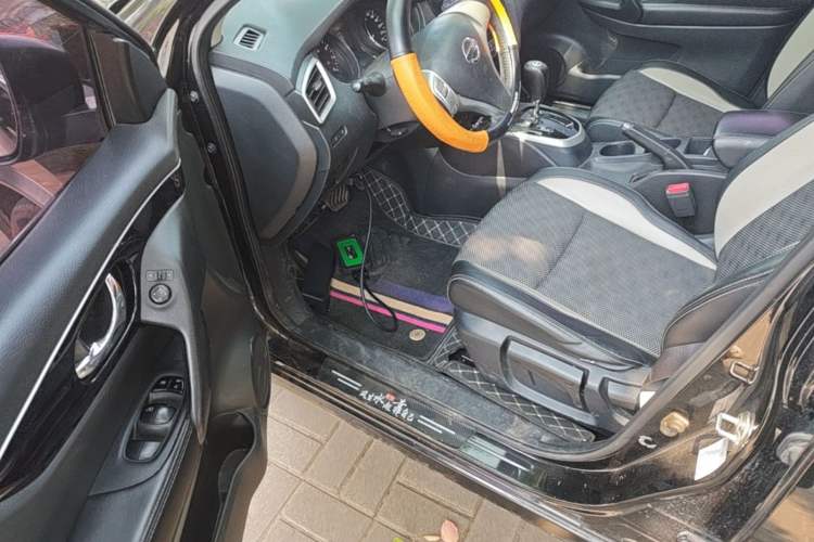 Used Nissan Qashqai 2016 2.0L CVT Luxury Edition Driver Seat