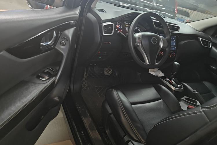 Used Nissan Qashqai 2016 2.0L CVT Elite Edition Driver Seat