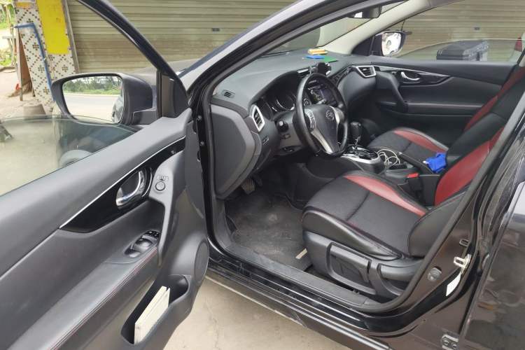 Used Nissan Qashqai 2016 2.0L CVT Luxury Edition Driver Seat