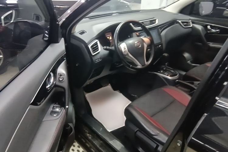 Used Nissan Qashqai 2016 2.0L CVT Luxury Edition Driver Seat