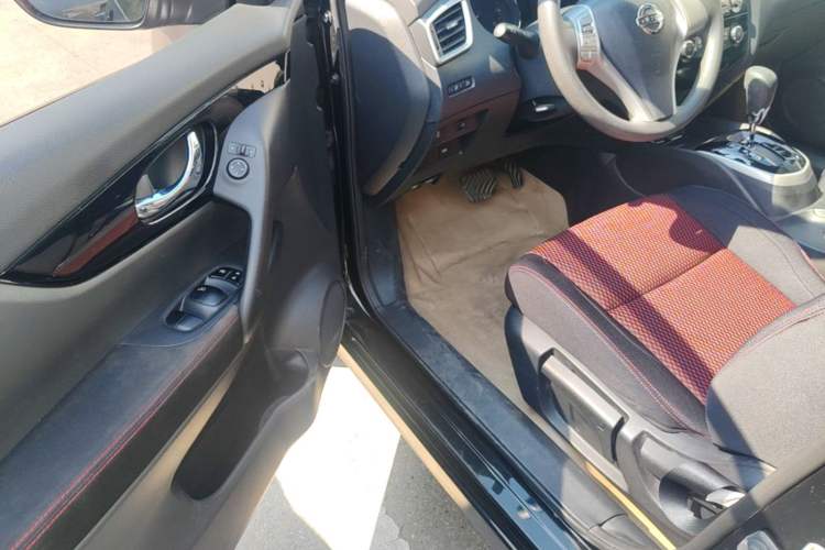 Used Nissan Qashqai 2016 2.0L CVT Elite Edition Driver Seat