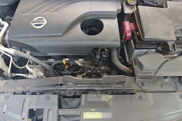 Used Nissan Qashqai 2016 2.0L CVT Elite Edition Engine Bay